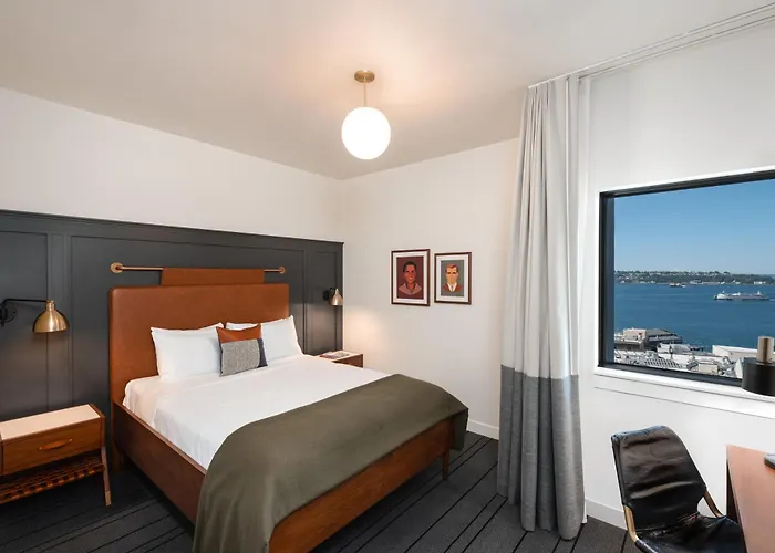 Hotels Close to Airport State